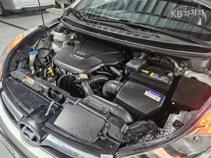 Hyundai Avante MD M16 GDi LUXURY 10