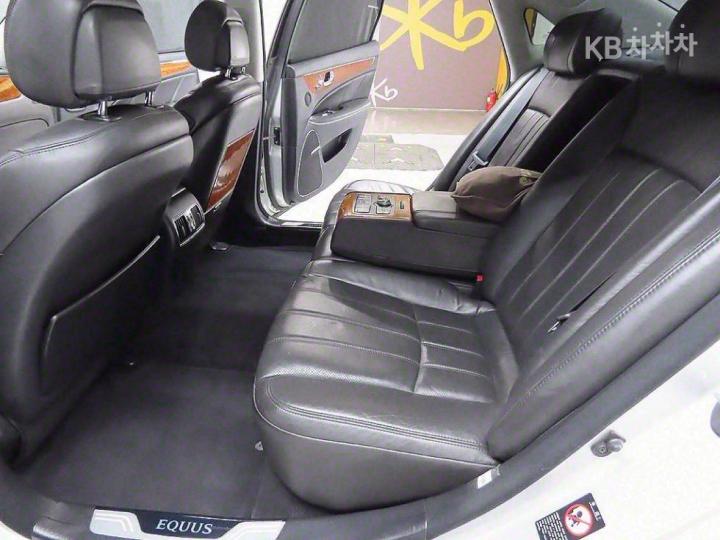 Hyundai Equus New VS380 Prestige 9