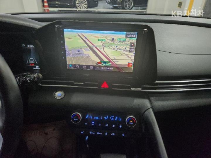 Hyundai Avante Hybrid CN7 Smart 9