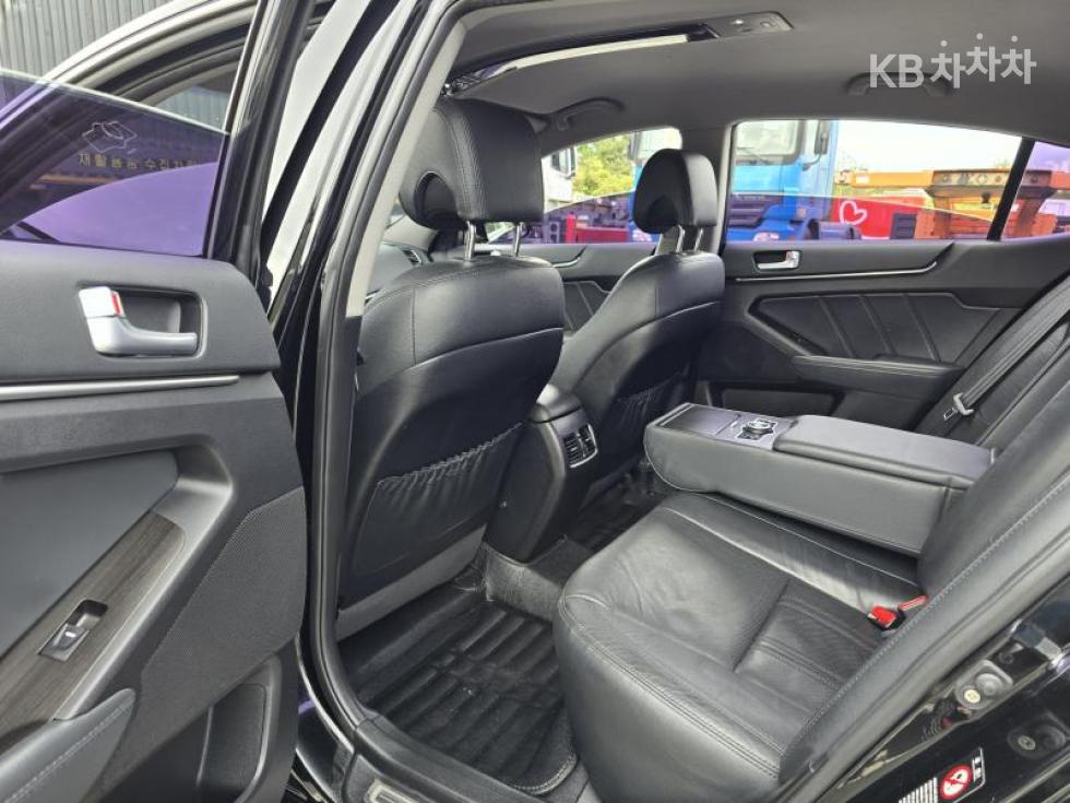 2012 - kia k7