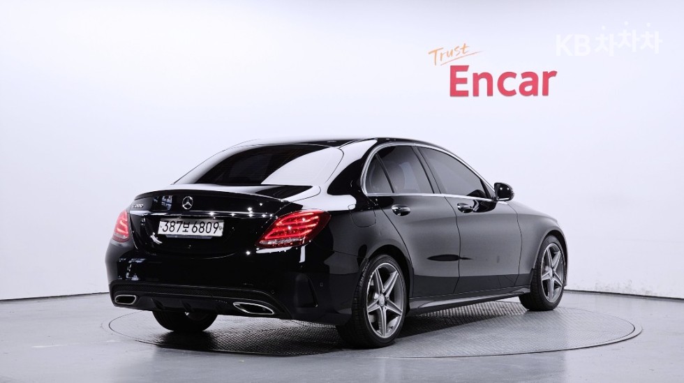 2017 - mercedes-benz c-class