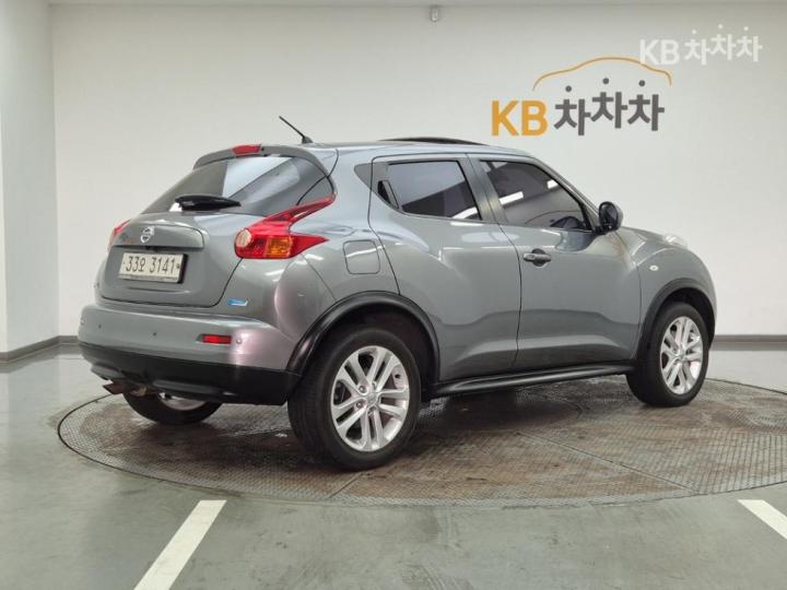 Nissan Juke 1.6 SV 5
