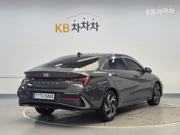 Hyundai Avante 1.6 Gasoline Inspiration - фото 3