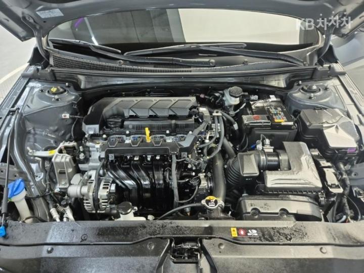 Hyundai Avante 1.6 Gasoline Inspiration - фото 5