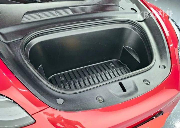 Tesla Model Y Performance 7