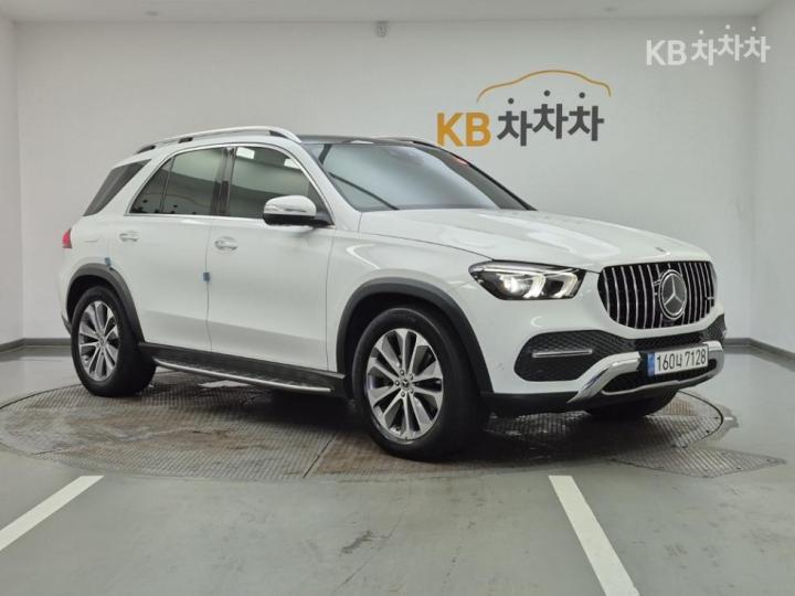 Mercedes-Benz GLE-Class 300 d 4Matic - фото 2