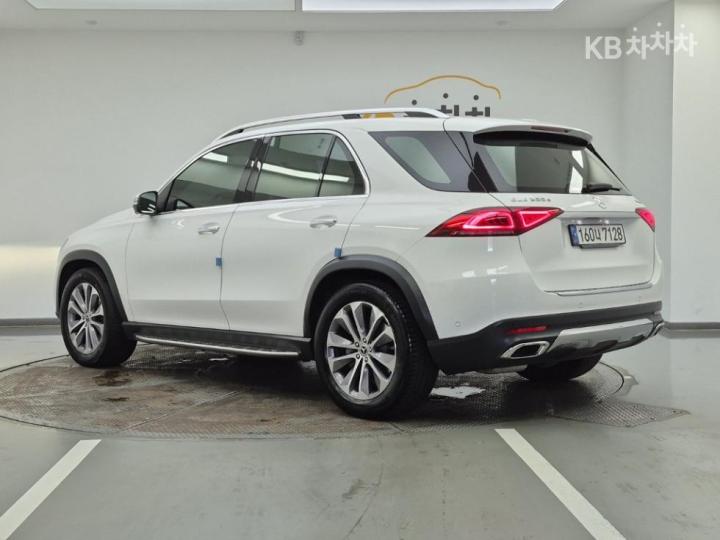 Mercedes-Benz GLE-Class 300 d 4Matic - фото 3