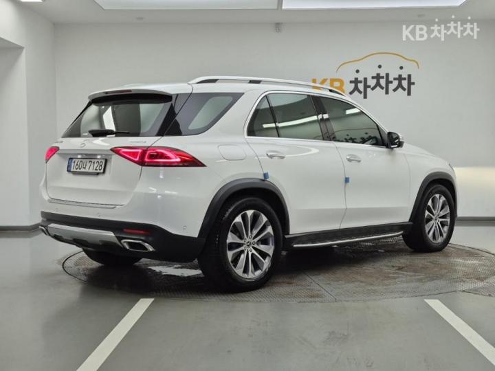 Mercedes-Benz GLE-Class 300 d 4Matic - фото 4