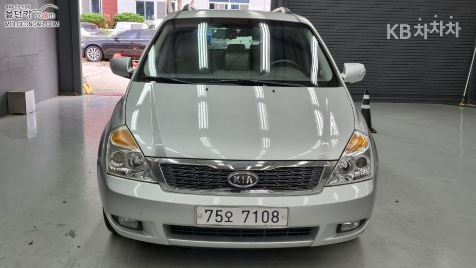2012 - kia carnival