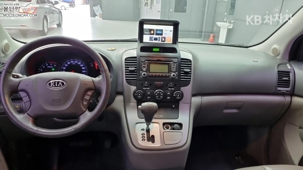 2012 - kia carnival