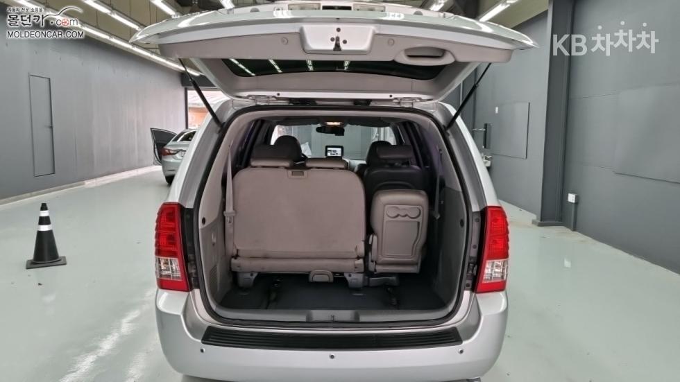 2012 - kia carnival