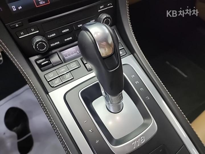 Porsche Boxster 2.5 S 9