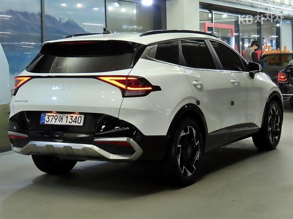2022 - kia sportage