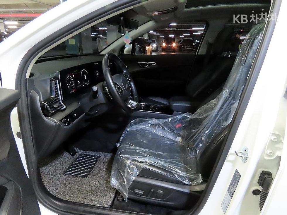 2022 - kia sportage
