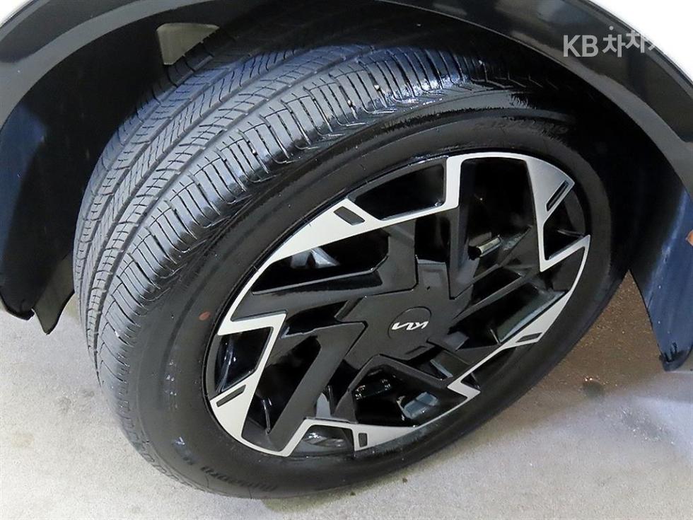 2022 - kia sportage