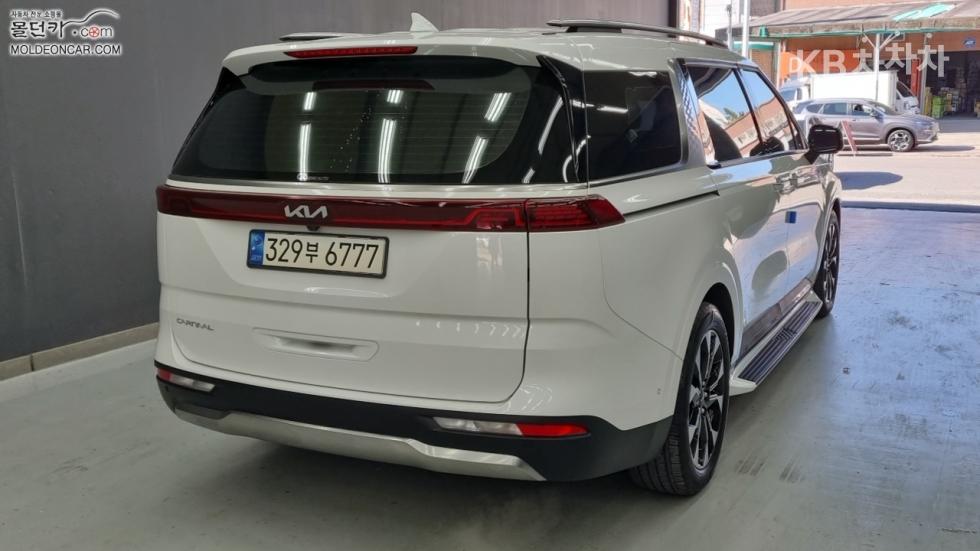 2023 - kia carnival