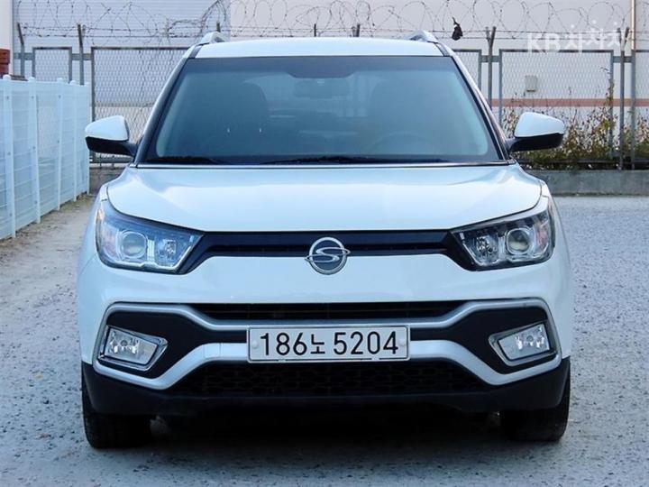 KG Mobility (Ssangyong) Tivoli Air 2WD AX