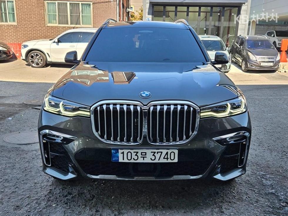 BMW X7 — miniaturë 2