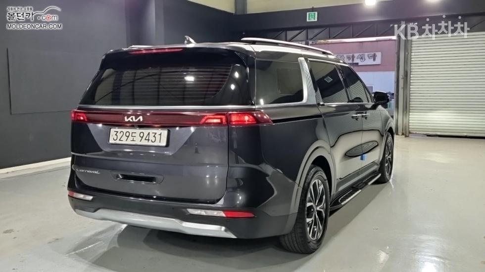 2021 - kia carnival