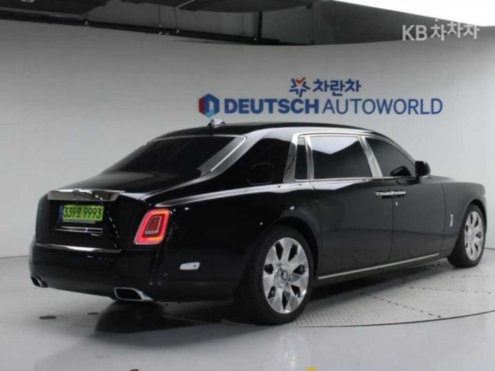 Rolls Royce Phantom 6.7 V12 EWB - фото 2