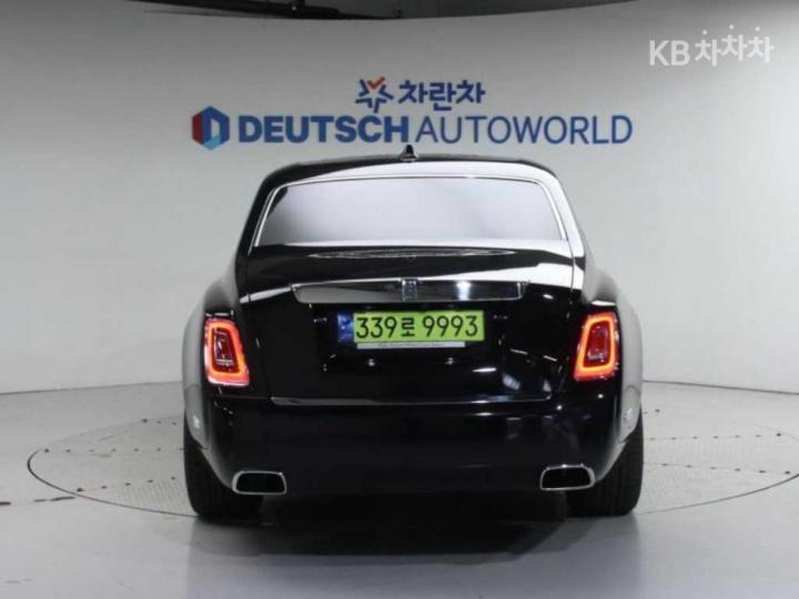 Rolls Royce Phantom 6.7 V12 EWB - фото 4