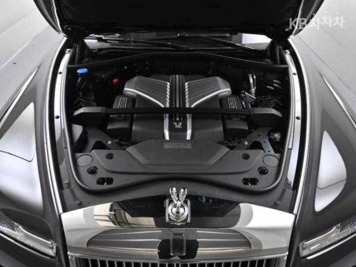 Rolls Royce Phantom 6.7 V12 EWB - фото 6