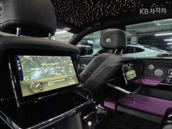 Rolls Royce Phantom 6.7 V12 EWB - фото 19