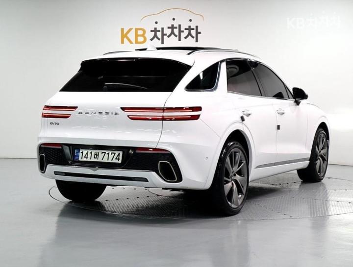 Genesis GV70 Gasoline 2.5T 2WD — фото 2
