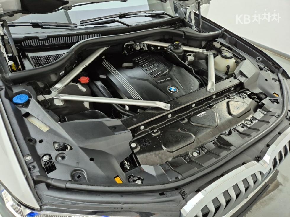 BMW X7 — miniaturë 6