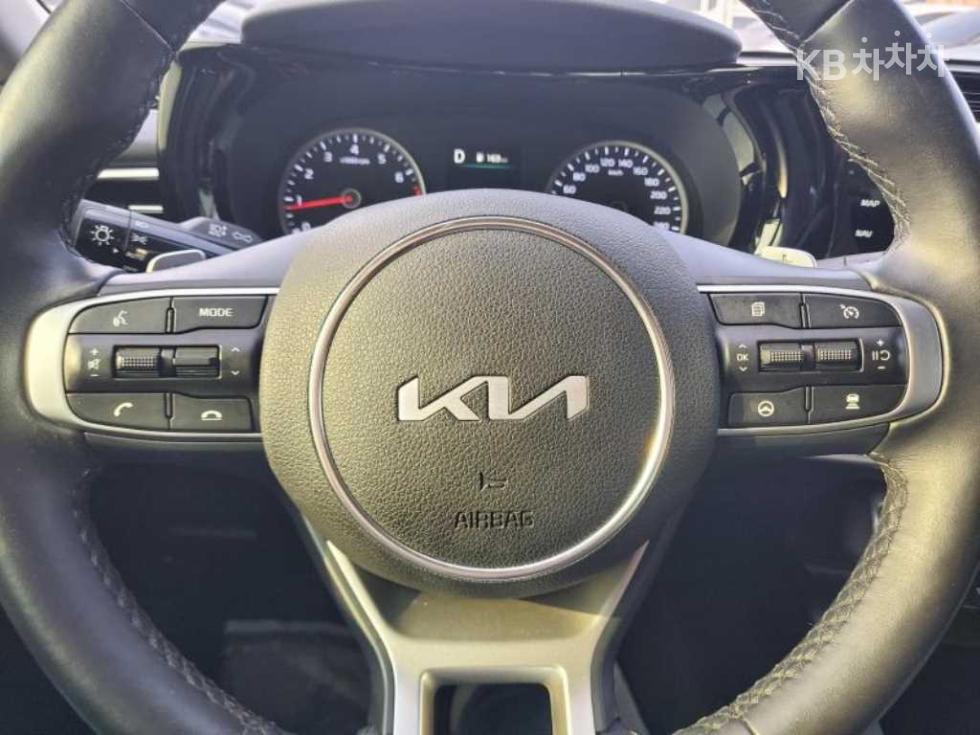 2023 - kia k5