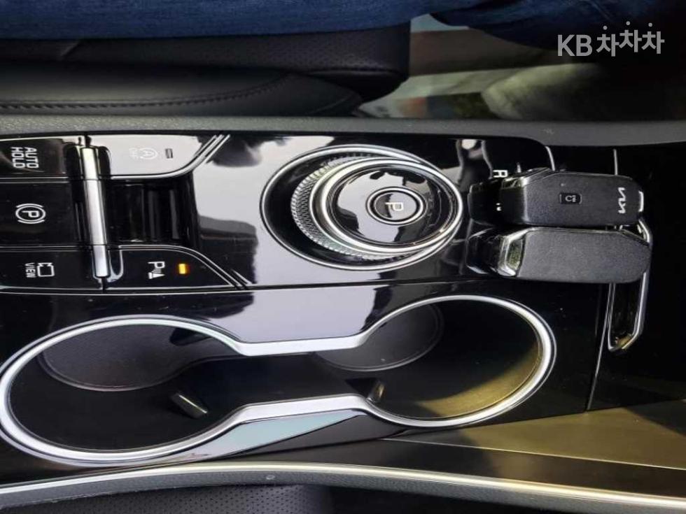2023 - kia k5