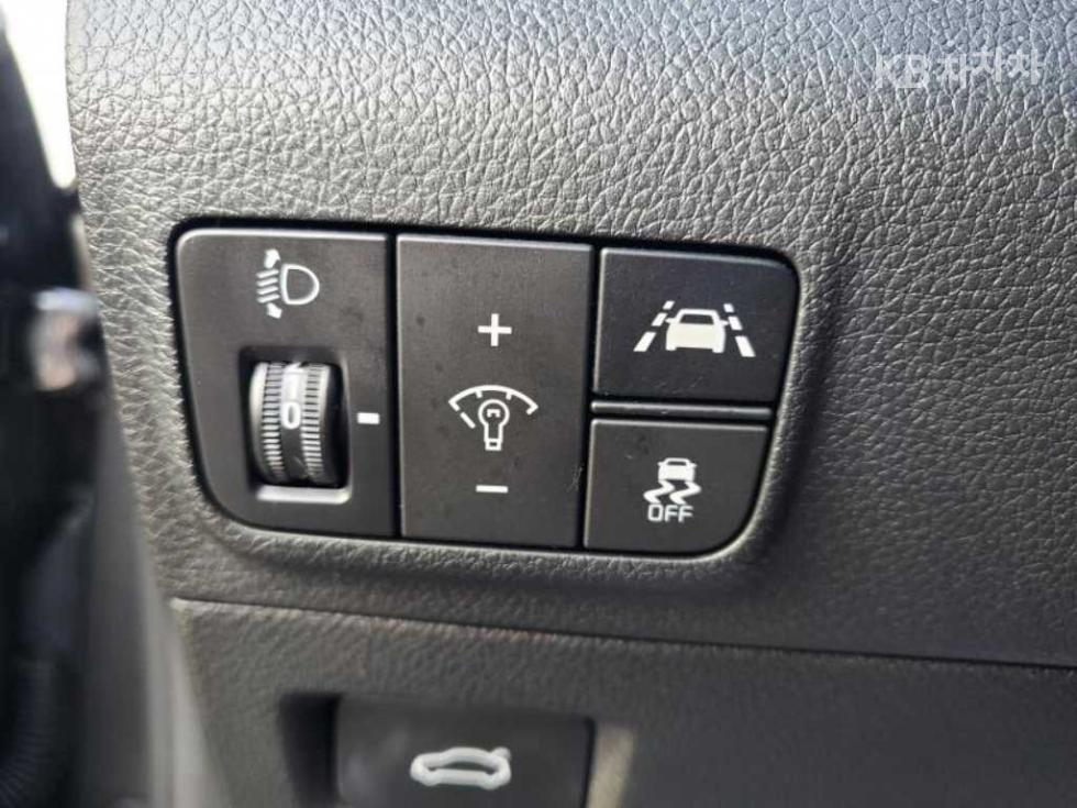 2023 - kia k5
