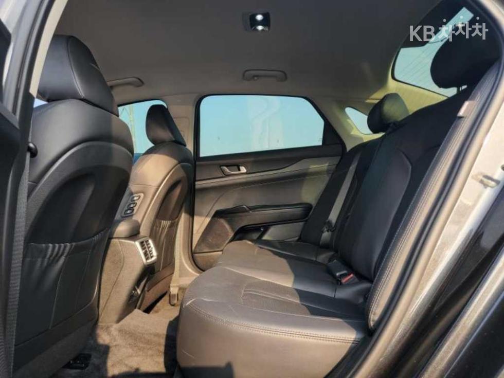 2023 - kia k5