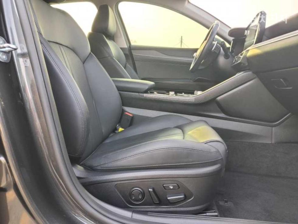 2023 - kia k5