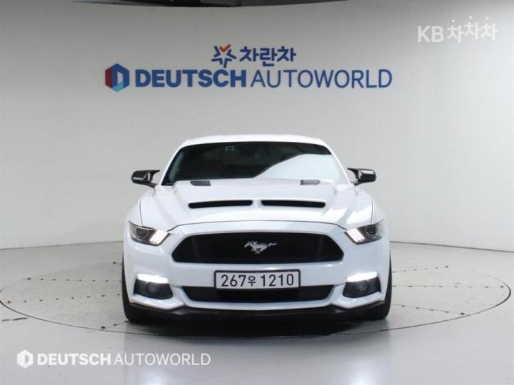 Ford Mustang GT Coupe Premium 4