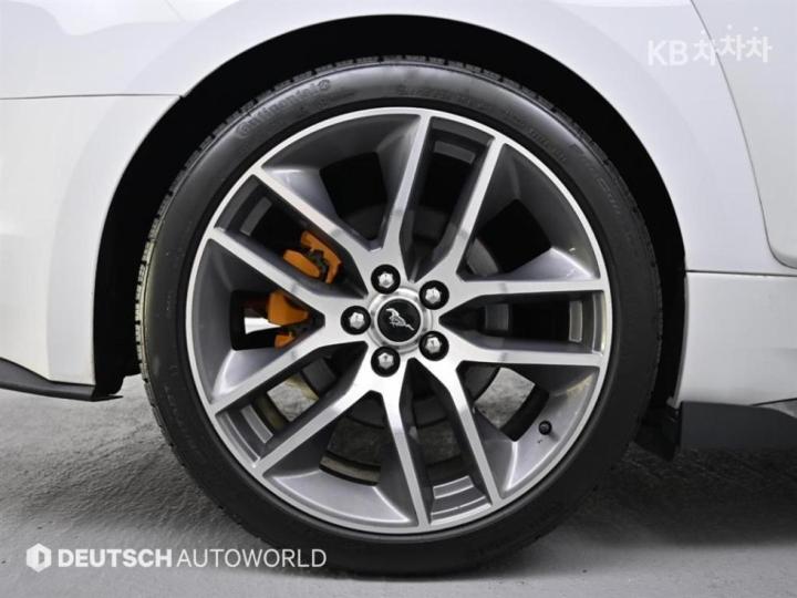 Ford Mustang GT Coupe Premium 6