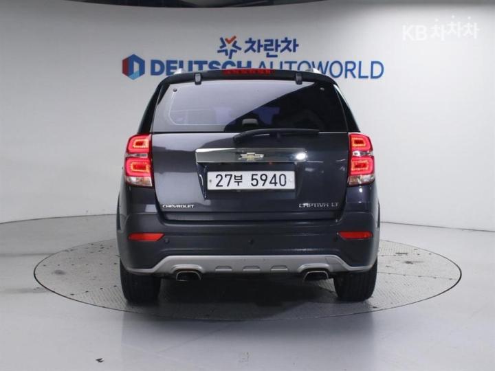 Chevrolet Captiva 2WD LT Premium 5