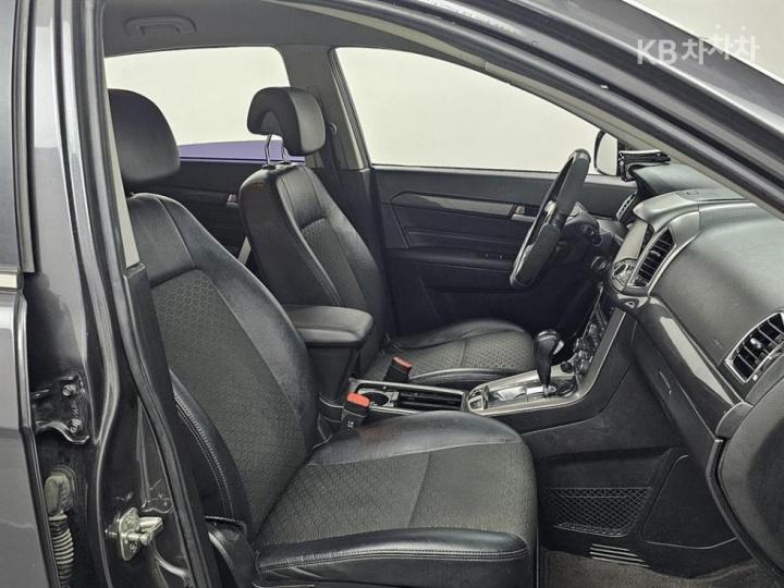 Chevrolet Captiva 2WD LT Premium 9