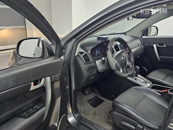 Chevrolet Captiva 2WD LT Premium 10