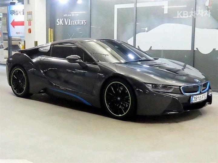 BMW i8 1.5 Roadster Basic - фото 1