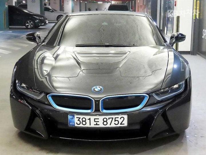 BMW i8 1.5 Roadster Basic - фото 2