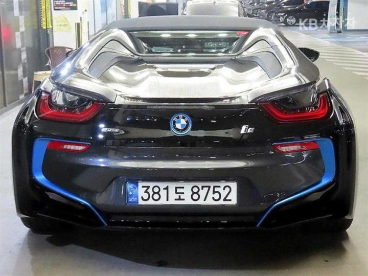 BMW i8 1.5 Roadster Basic - фото 5
