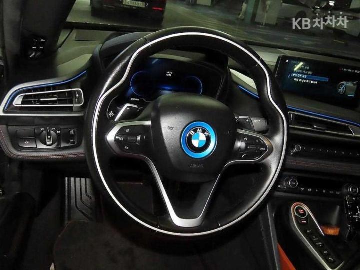 BMW i8 1.5 Roadster Basic - фото 9