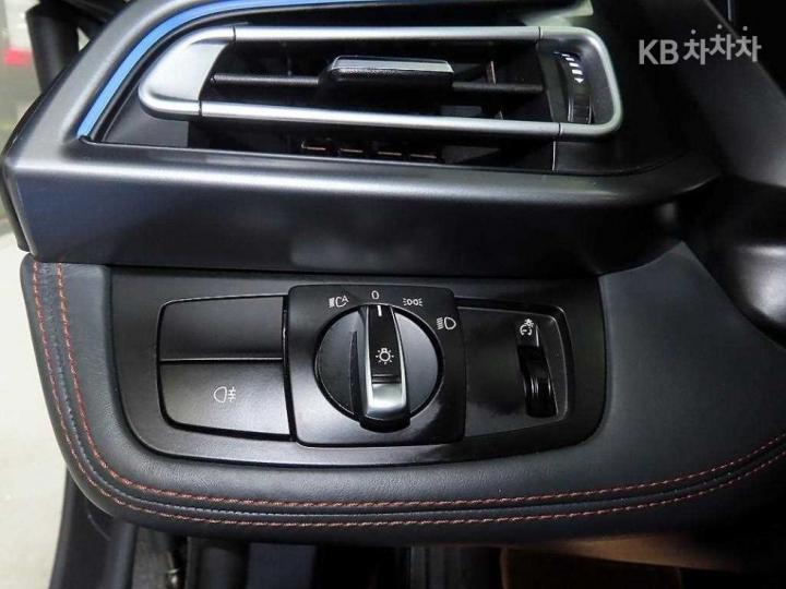 BMW i8 1.5 Roadster Basic - фото 15