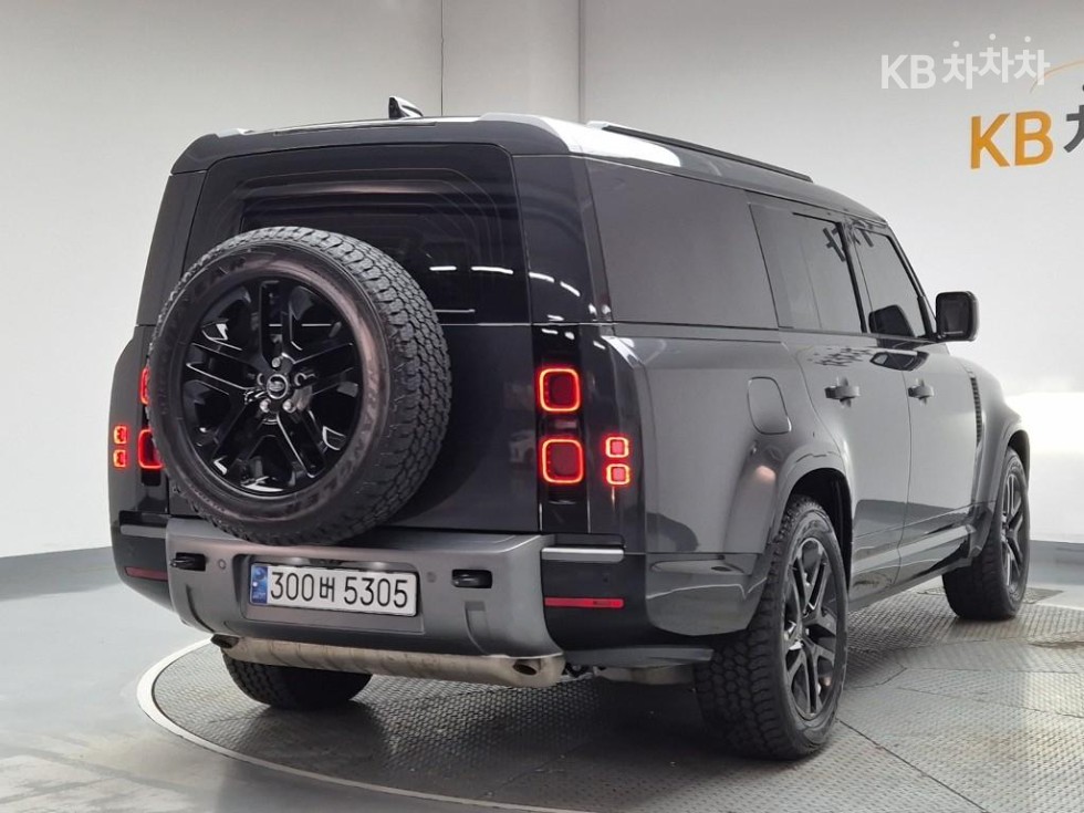 Land Rover Defender — miniaturë 3