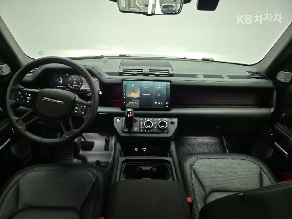 Land Rover Defender — miniaturë 7