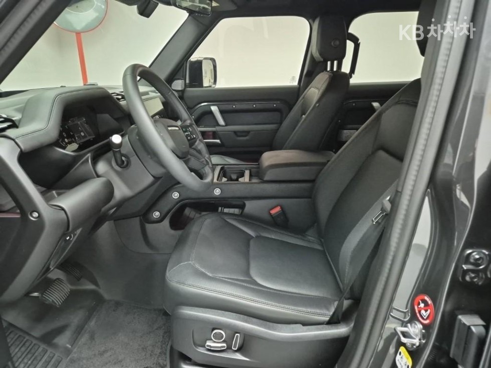 Land Rover Defender — miniaturë 11