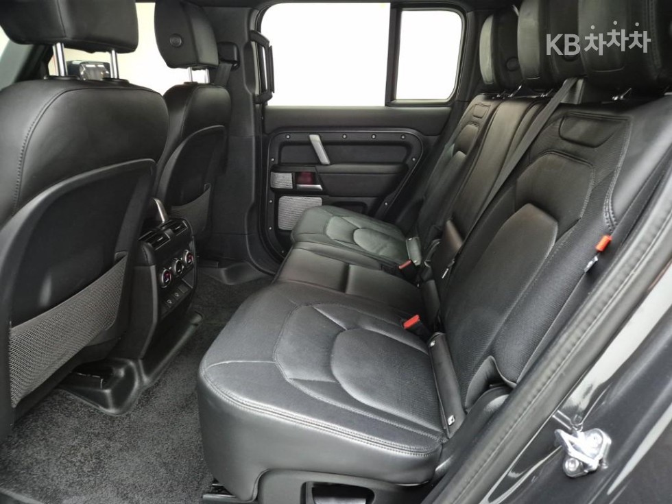 Land Rover Defender — miniaturë 12