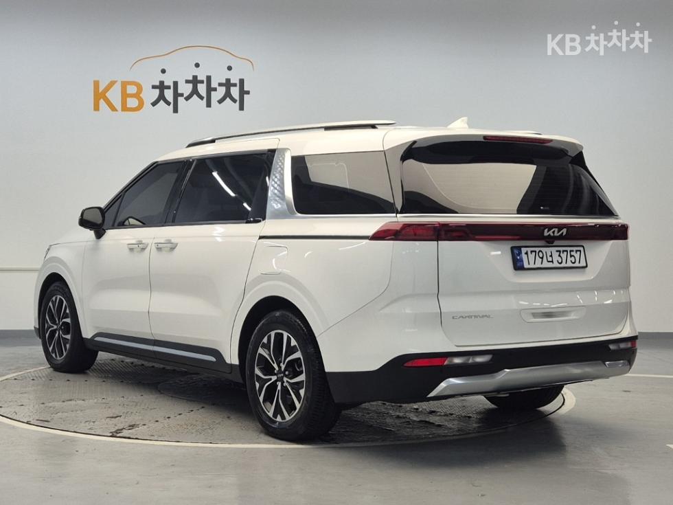 2021 - kia carnival