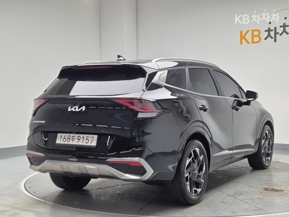 2022 - kia sportage